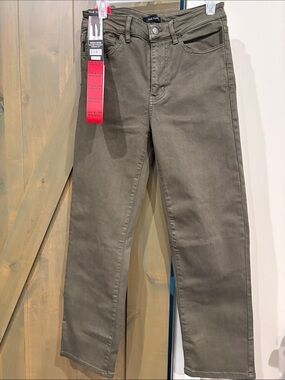 Woman’s high rise classic straight Olive